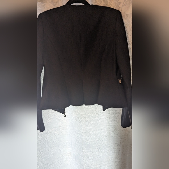 Calvin Klein jacket, size 6, gently used - Picture 3 of 3